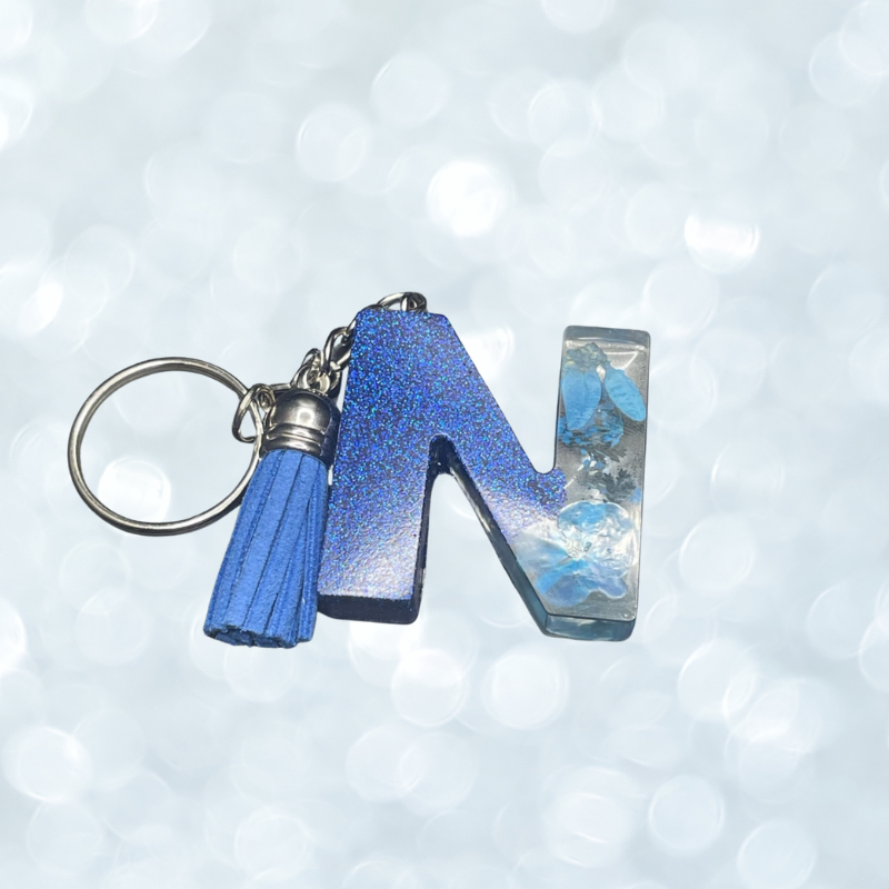 Flowers & Glitter Resin Letter Keychain – Customizable Resin Art Accessory