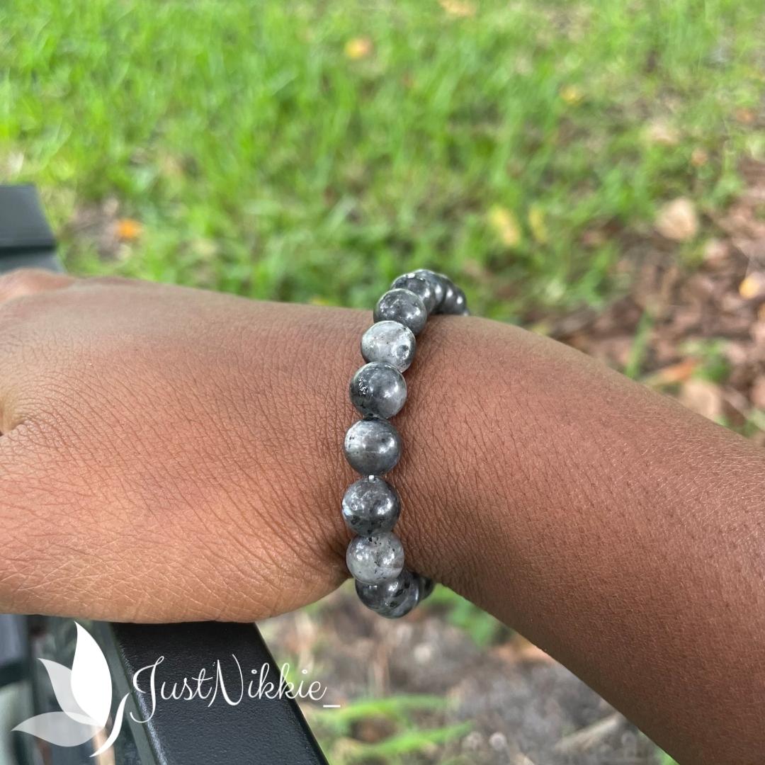 Enchanted Gleam Bracelet | Labradorite Beaded Bracelet for Elegance and Protection