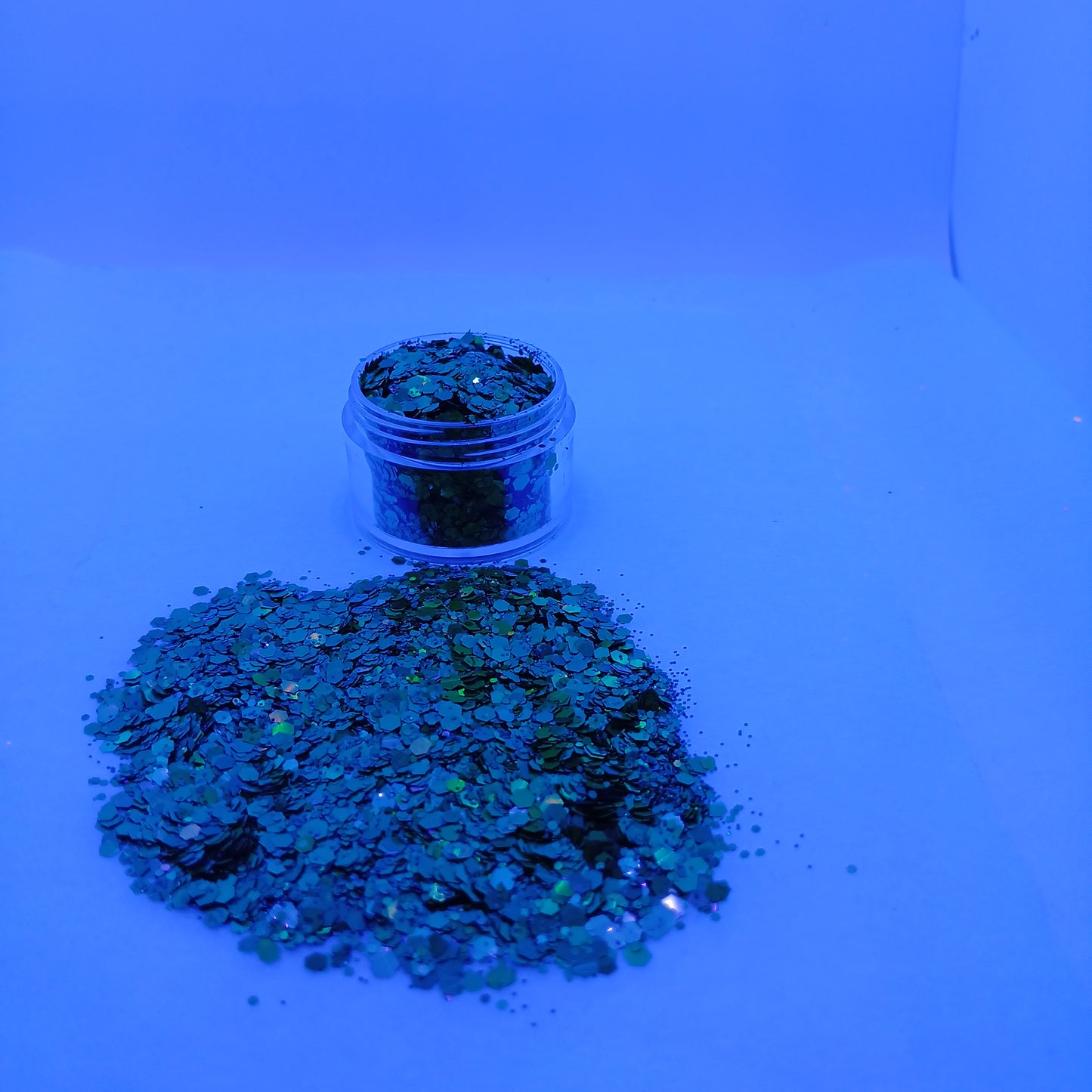 Grinch Glam  – UV Color-Changing Glitter