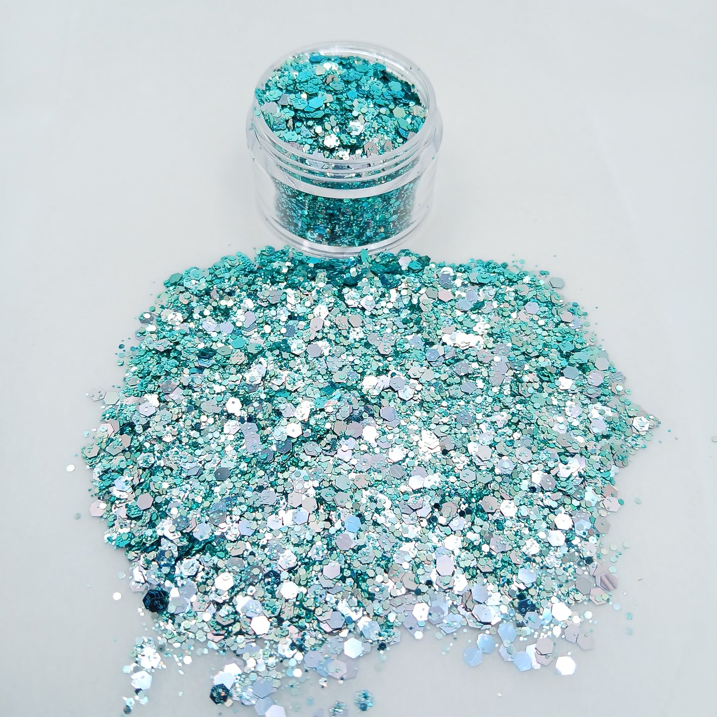 Minted Oasis Metallic Glitter – Chameleon